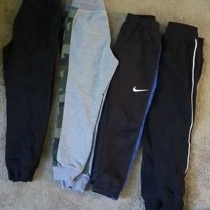 Joggers (6/7 boys)
